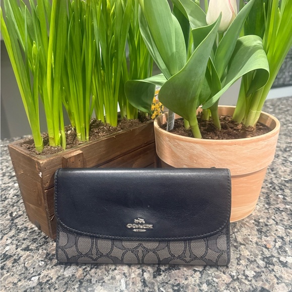 Coach Wallet - Picture 2 of 6